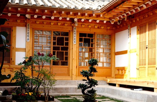 Gahoe-dong Hotel | Cheong Yeon Jae Hanok Guesthouse Seoul