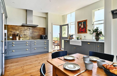 Rye Casa | Chequer - a holiday let that sleeps 14 guests in 7 bedrooms