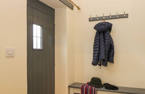 Biddestone Cabaña | CHEQUERS BARN, family friendly, character holiday cottage in Corsham