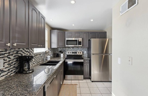 Cape Caneveral Beach Gardens Casa | Cozy Cherie Down Townhome - 5 Minute Walk to the Beach!