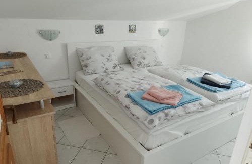 Zrce Apartamento | CHERISH