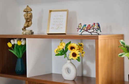 Pinkwell Apartamento | Cherish Stays spacious & amazing 3 Bed House in Hayes & Heathrow