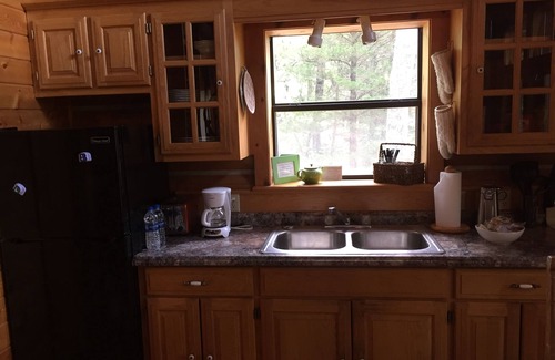 Eureka Springs Cabina | Cherokee mountain log cabin resort
