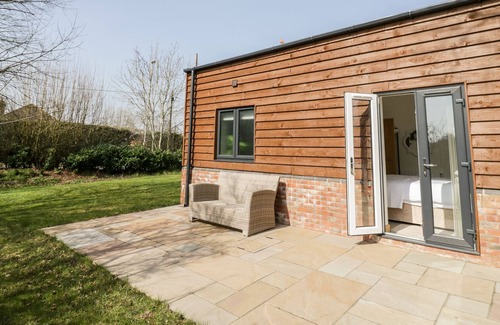 Billingsley Cabaña | CHERRY BLOSSOM BARN, family friendly, with a garden in Alveley