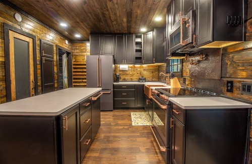 Kingston Casa | Cherry Blossom Cabin