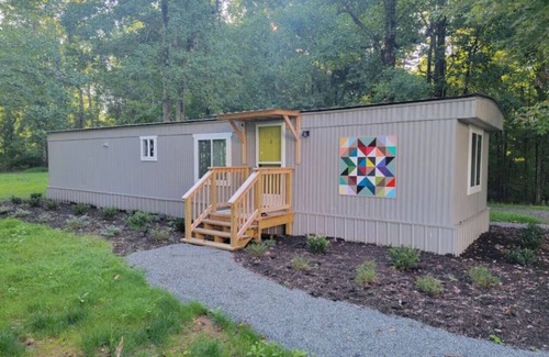 Meadows Of Dan Cabaña | Cherry Creek Cottage by Buffalo Mtn Cottage