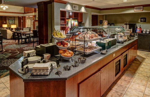 Glendale Condominio | ¡Suite Cherry Creek con desayuno gratis! Piscina, bañera de hidromasaje compartida + acceso al gimnasio