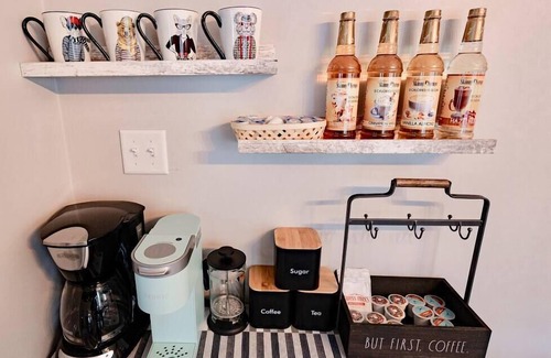South Haven Casa | Cherry Door Cottage -Enclosed Backyard, Walk Downtown, Hot Tub!