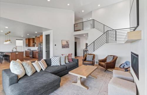 Kaysville Casa | Cherry Hill stay and play near lagoon
