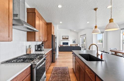 Kaysville Casa | Cherry Hill stay and play near lagoon