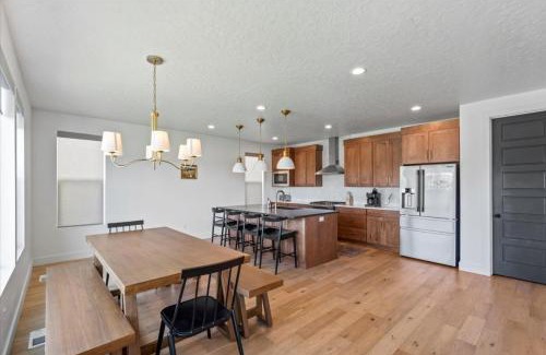Kaysville Casa | Cherry Hill stay and play near lagoon