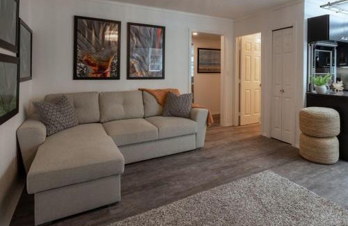 Regional District of Nanaimo Casa | Cherry Lane Suite - studio ground suite w garden