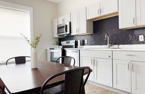 Evansville Apartamento | Cherry Street Retreat A