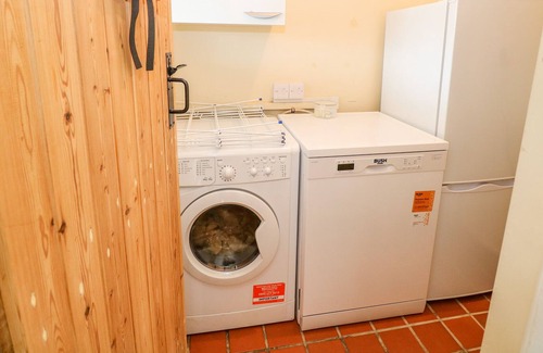 Runham Cabaña | CHERRY TREE COTTAGE, family friendly, with a garden in Filby