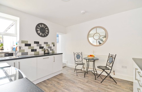East Cowes Cabaña | Cherry Tree Cottage, Cottage close to amenities
