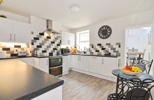 East Cowes Cabaña | Cherry Tree Cottage, Cottage close to amenities