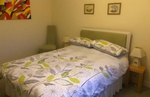 Muxton Cama Y Desayuno | Cherry Trees green room