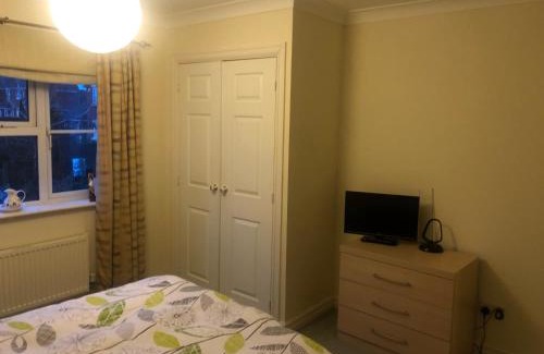 Muxton Cama Y Desayuno | Cherry Trees green room