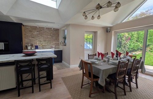 Hanham Casa | Cherry View House 3 Bed Garden Parking sleeps 8