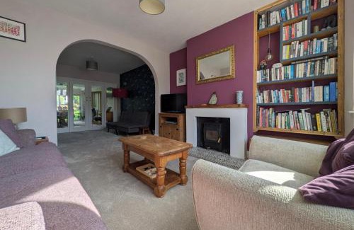 Hanham Casa | Cherry View House 3 Bed Garden Parking sleeps 8