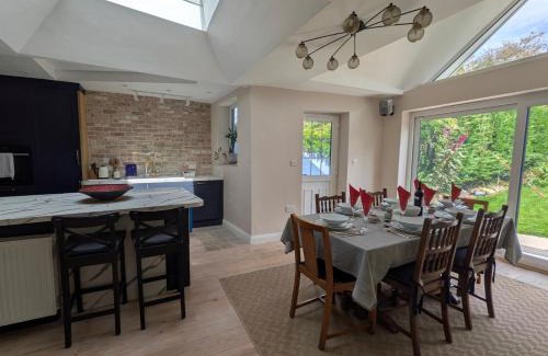 Hanham Casa | Cherry View House 3 Bed Garden Parking sleeps 8