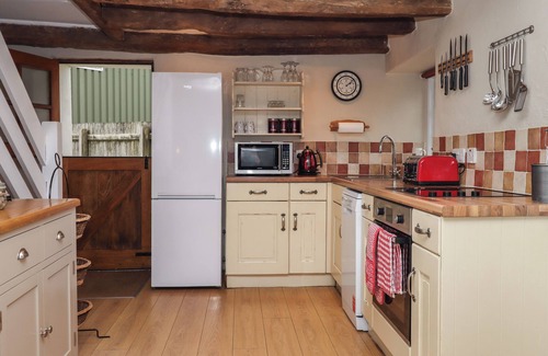 Broadwoodkelly Cabaña | CHERRYBLOSSOM COTTAGE, pet friendly, with open fire in Winkleigh