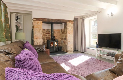Goldsithney Cabaña | CHERRYBROOK COTTAGE, pet friendly, with open fire in Goldsithney