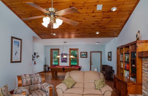 Brevard Casa | Hooper Valley Views son relajantes, duerme 7