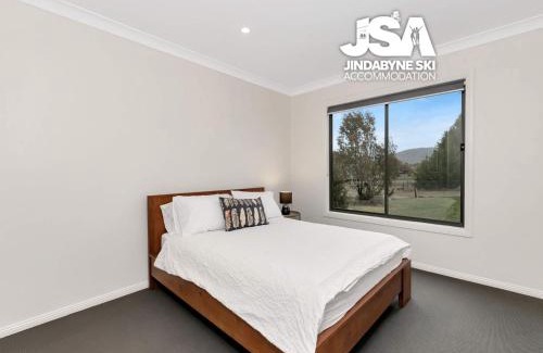 Moonbah Casa | Cherrywood Cottage - Pet Friendly