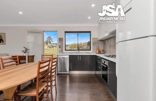 Moonbah Casa | Cherrywood Cottage - Pet Friendly