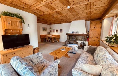 La Punt-Chamues-ch Apartamento | Chesa Coronella
