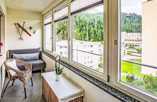 Sankt Moritz-Bad Apartamento | Chesa Ova Cotschna 606 by Interhome