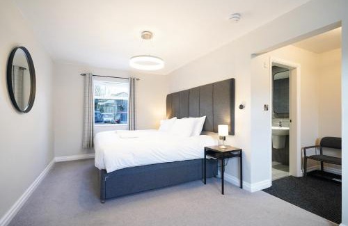 Castleton Hotel | Cheshire Mews