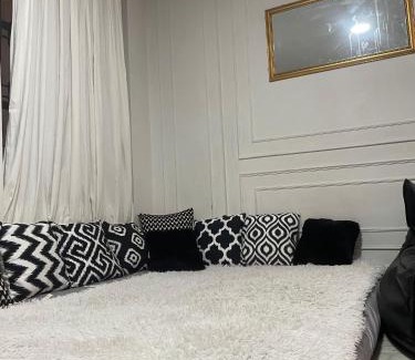 Changunarayan Chalet De Esquí | Chessboard villa Bar and restaurant