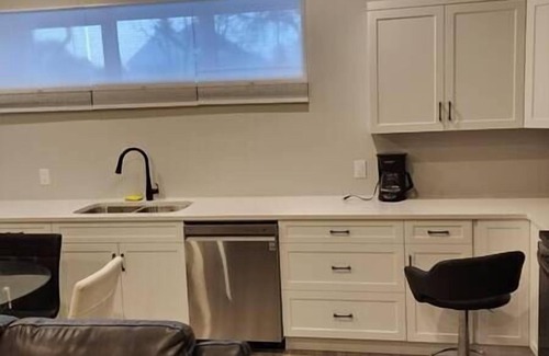 Winnipeg Apartamento | Chesskings Suites - 2 Bedroom Lariviere Street