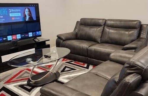 Winnipeg Apartamento | Chesskings Suites - 2 Bedroom Lariviere Street