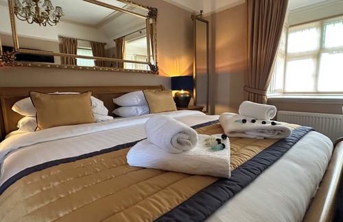 Hoole Casa | Chester Court Hotel