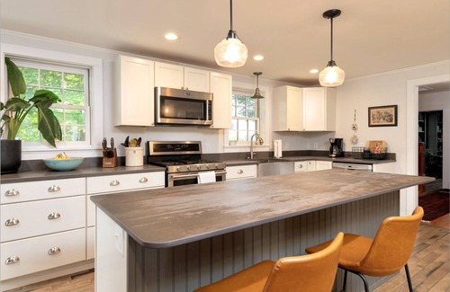 Chester Depot Casa | Chester Farmhouse Ski Retreat near Slopes