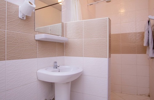 Biashara Hotel | Chester Hotel