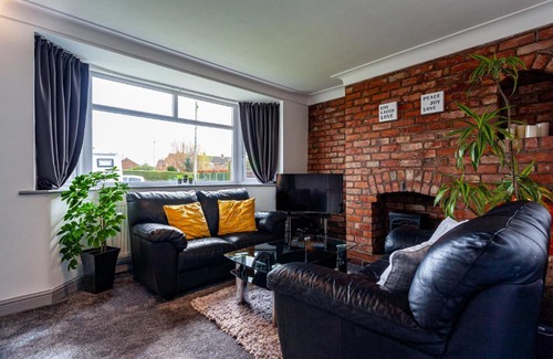 Chorlton-by-Backford Casa | Chester Zoo Family Retreat