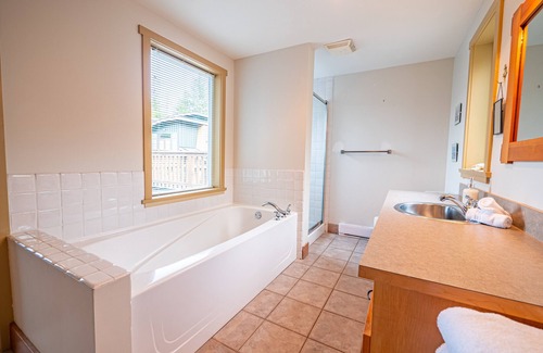 Tofino Casa | Chesterman Beach Paradise