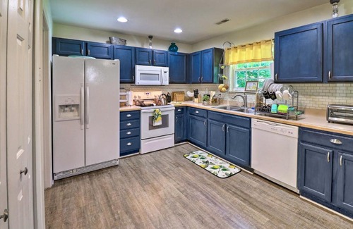 Tolchester Beach Casa | Chestertown Family Hideaway with Kayaks and Deck!