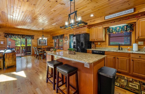 Maggie Valley Cabina | Chestnut Lodge ~ New Cabin by Willow Tree Cabins