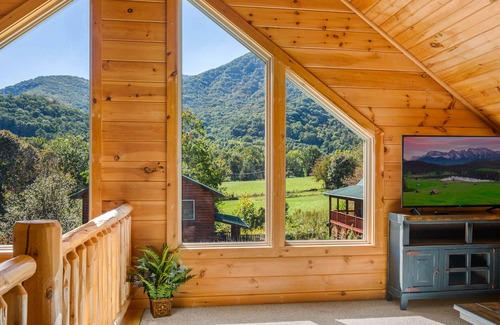Maggie Valley Cabina | Chestnut Lodge ~ New Cabin by Willow Tree Cabins