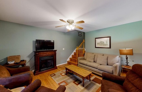 Trenton Casa | Chestnut Oak Cottage