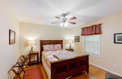 Trenton Casa | Chestnut Oak Cottage