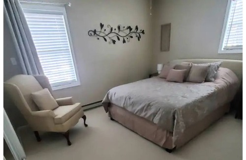 Mountain City Casa | Chestnut Retreat in Mtn City/2 Bdrm, 2 BA, Hot Tub, Game Room, Fire Pit