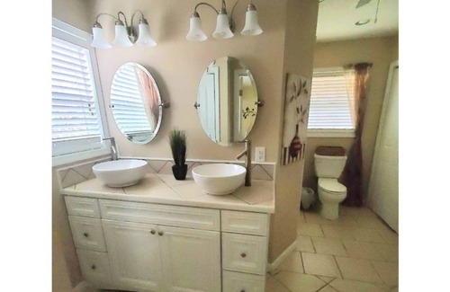 Mountain City Casa | Chestnut Retreat in Mtn City/2 Bdrm, 2 BA, Hot Tub, Game Room, Fire Pit