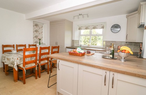 York Cabaña | CHESTNUTS AT YOULTON LODGE, family friendly in Tollerton