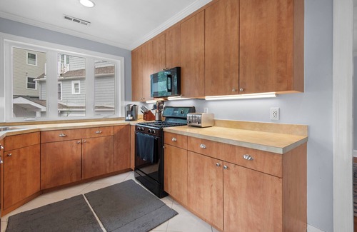 Northwest Casa | Chevy Chase 1920 charm 4 luxury bedrooms Spanish colonial close to everything,